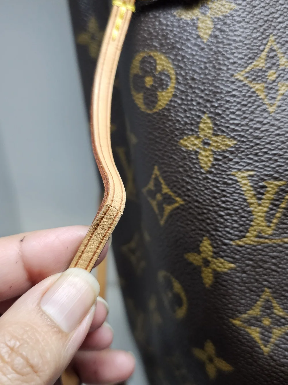 Louis Vuitton Neverfull GM Monogram Canvas Tote Bag in Brown
